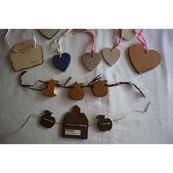 Lot 12x Wood Tie-on for Longaberger Baskets Heart Apple Snowman School Flag Coff - Picture 10 of 12